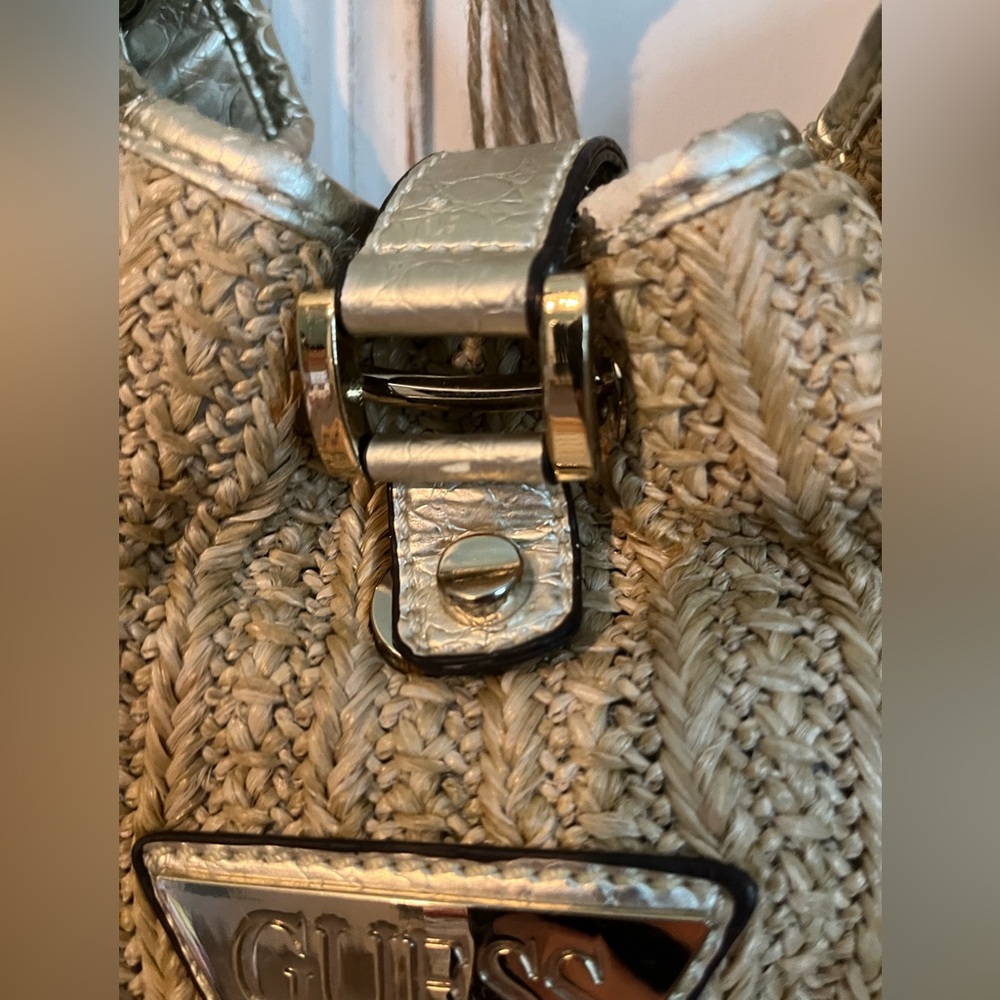 GUESS Summer Raffia Ring Handle Bag With Gold - Picture 13 of 17